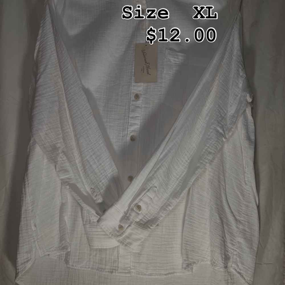 Universal Thread White Casual Button Down Shirt